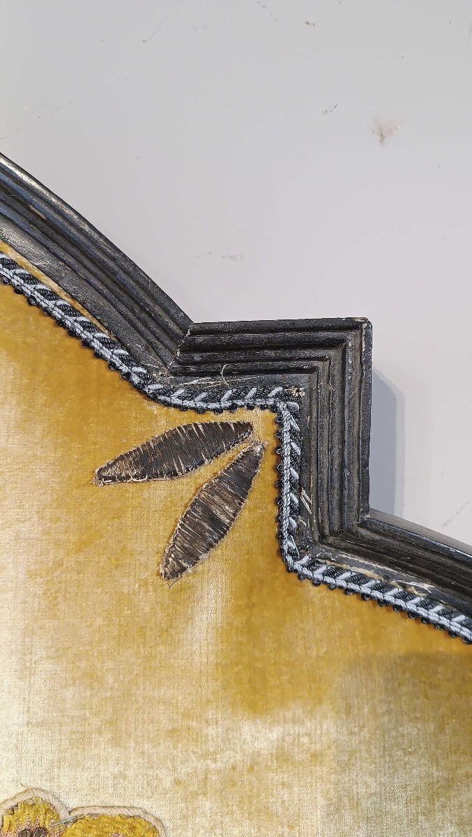 TESTATA DA LETTO MATRIMONIALE CON RICAMI META’ XVIII SECOLO-photo-4