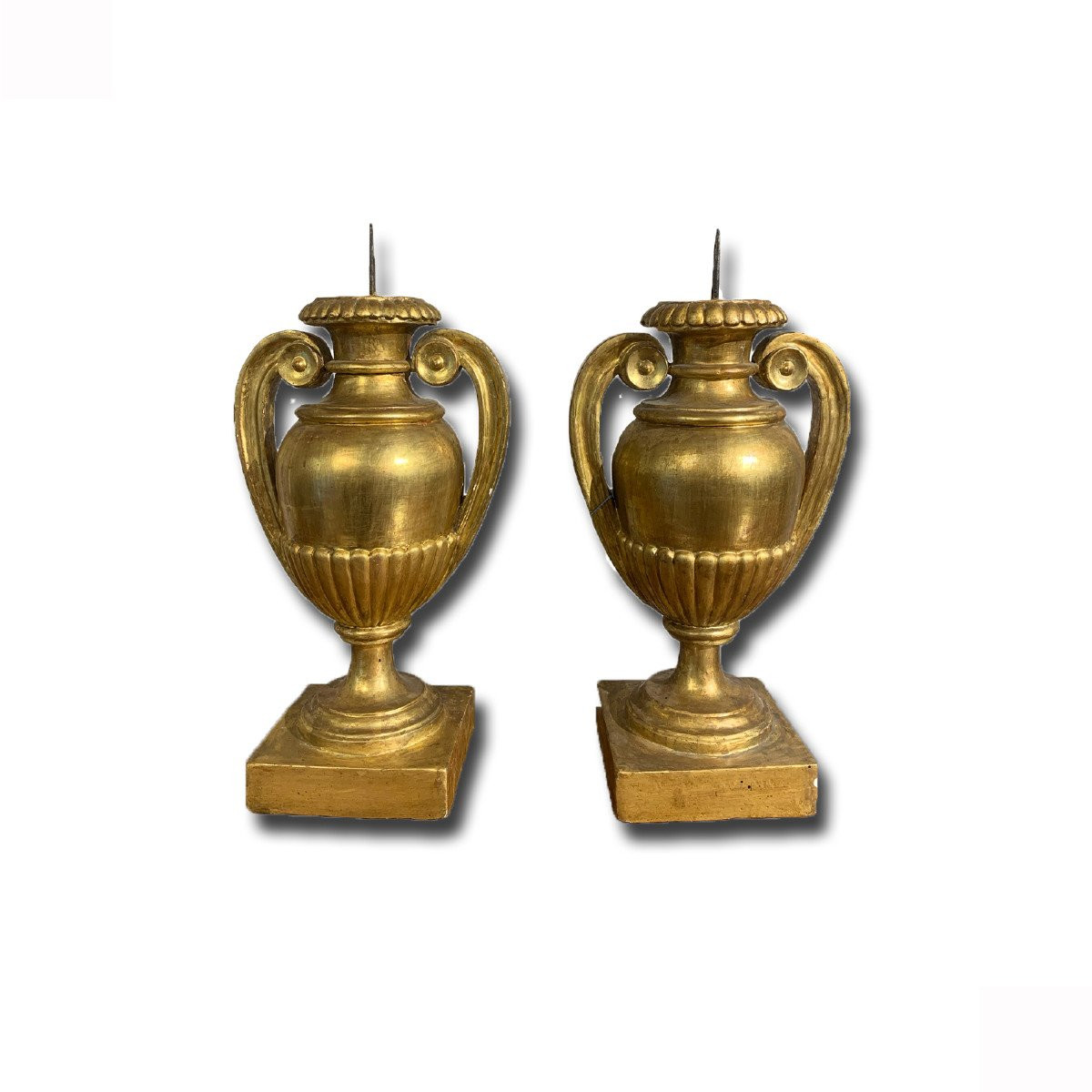 COPPIA DI CANDELABRI AD ANFORA DORATI INIZIO DEL XIX SECOLO