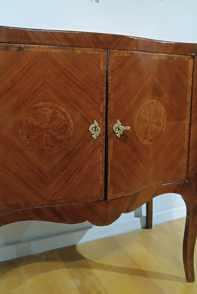 PICCOLA CREDENZA CON INTARSI META’ XVIII SECOLO-photo-3