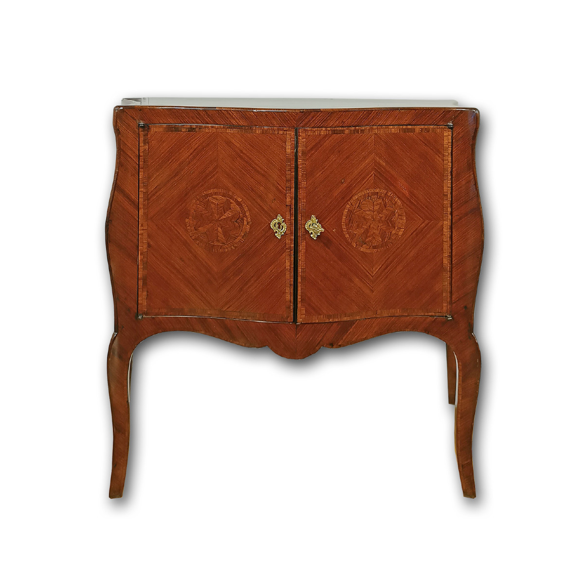 PICCOLA CREDENZA CON INTARSI META’ XVIII SECOLO
