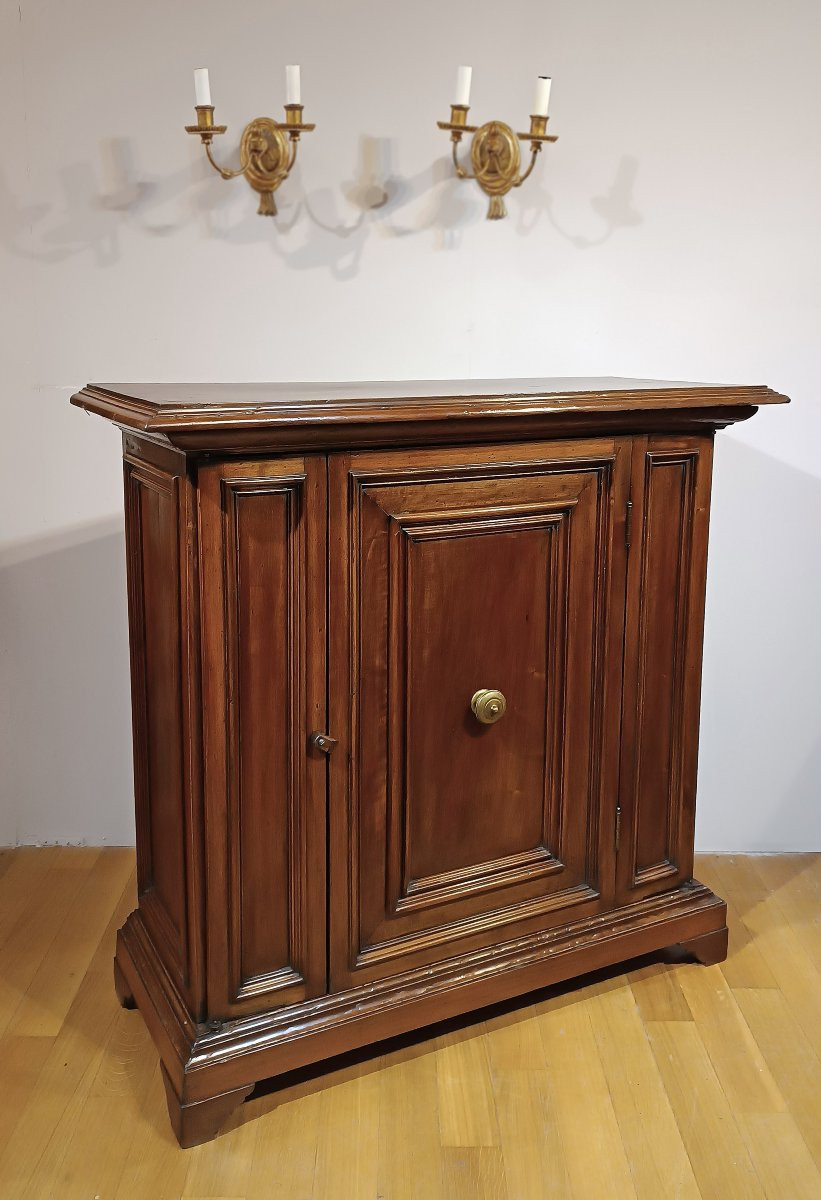 CREDENZA IN MASSELLO DI NOCE INIZI DEL XVIII SECOLO-photo-3