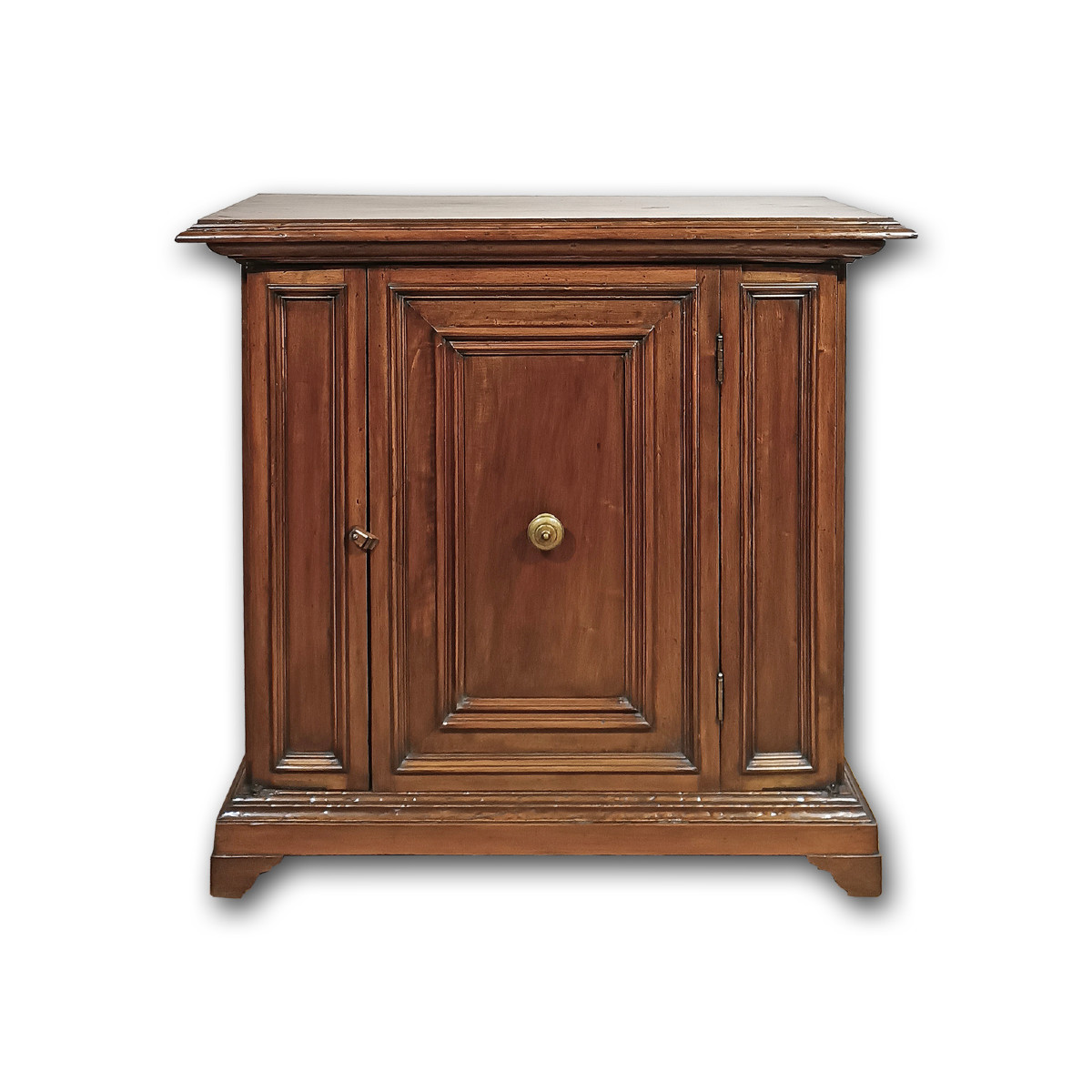 CREDENZA IN MASSELLO DI NOCE INIZI DEL XVIII SECOLO