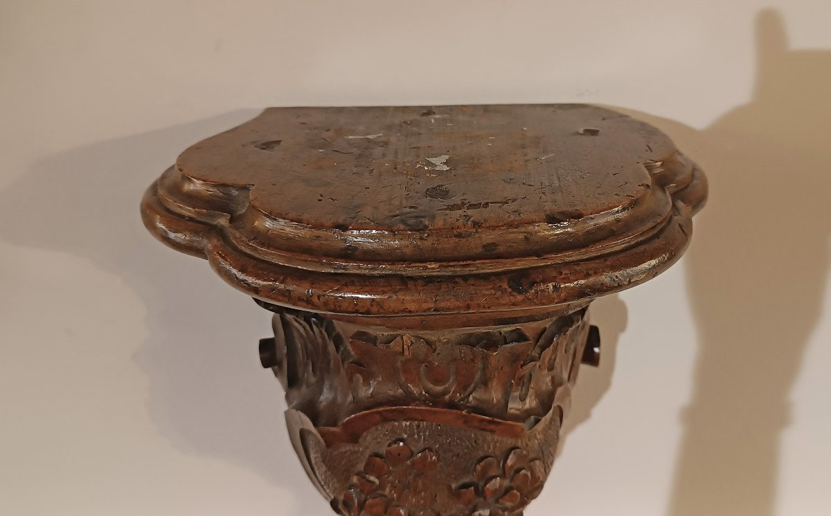 COPPIA DI MENSOLE IN NOCE INTAGLIATO META’ DEL XVIII SECOLO -photo-3