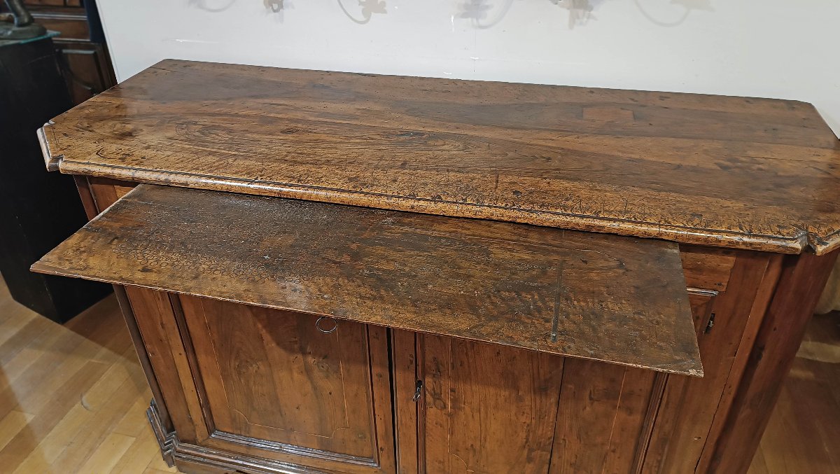 CREDENZA IN NOCE LUIGI XIV CON QUATTRO SPORTELLI FINE XVII-INIZI XVIII SECOLO -photo-3