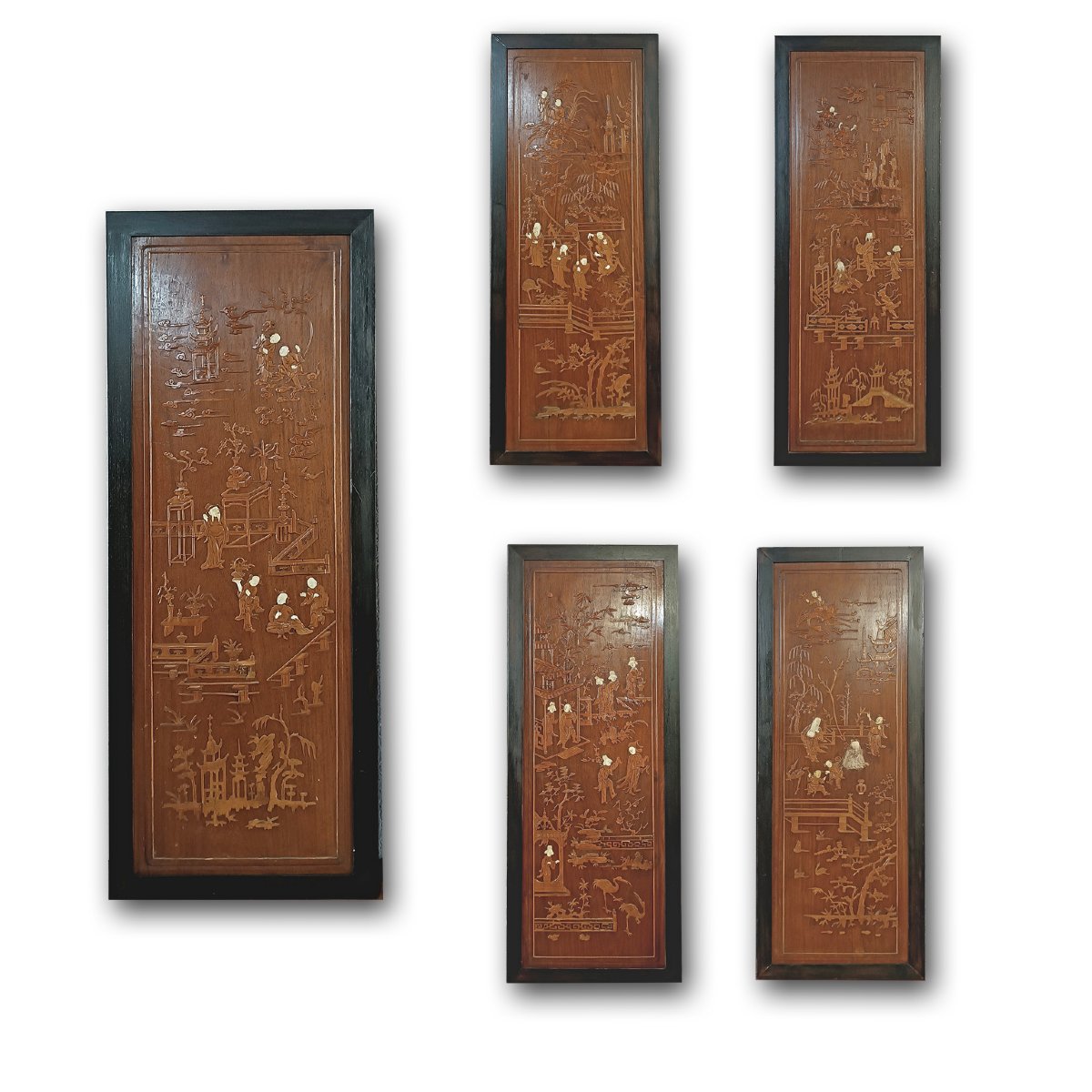CINQUE PANNELLI IN LEGNO INTAGLIATO QING META’ XIX SECOLO 