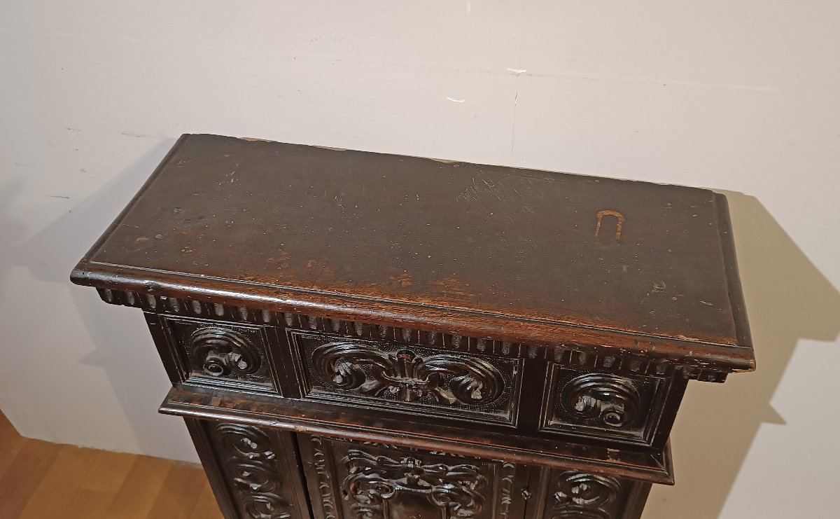 PICCOLA CREDENZA IN NOCE  XVI SECOLO -photo-2