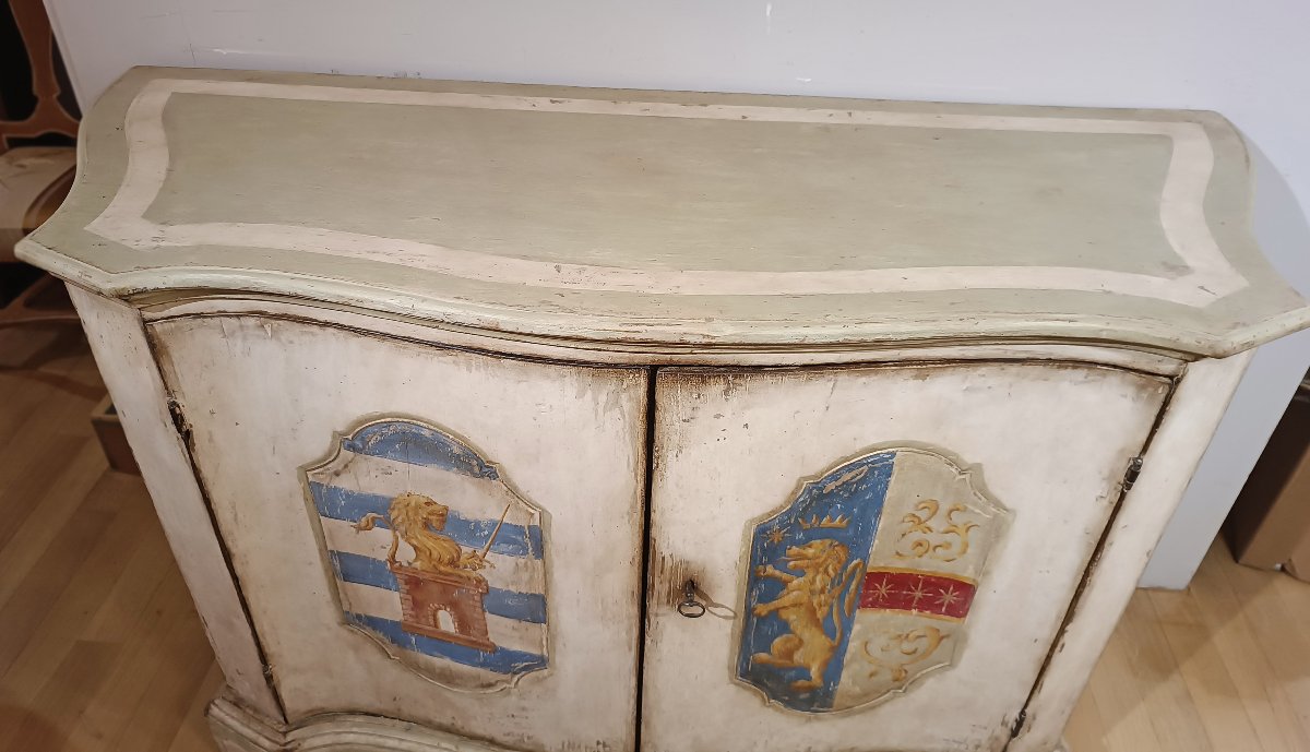 CREDENZA DIPINTA CON STEMMI FINE XVII-INIZI XVIII SECOLO -photo-2