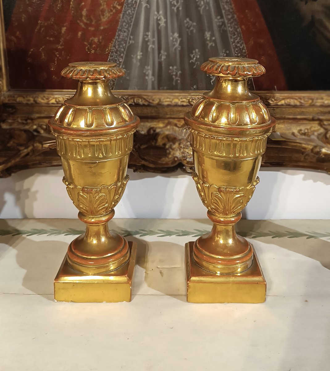 COPPIA DI PORTACANDELE DORATI NEOCLASSICI FINE DEL XVIII SECOLO -photo-2