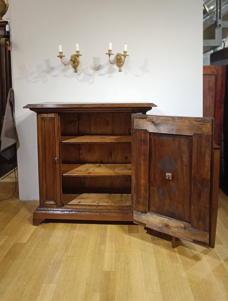 CREDENZA IN MASSELLO DI NOCE INIZI DEL XVIII SECOLO-photo-2