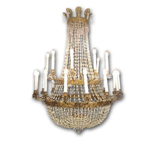 GRANDE LAMPADARIO A PANIERA IN BRONZO DORATO E CRISTALLI META’ XIX SECOLO