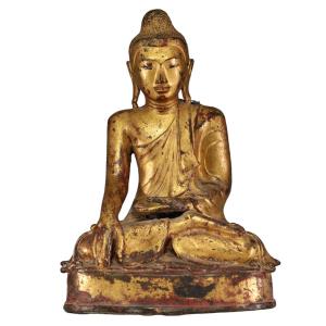 Large Buddha From Myanmar In Gilt Bronze, Mandalay Period, 19th Century