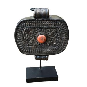 Ghau Reliquary Pendant. In Silver And Brass, Tibet - Nepal. 19th Century