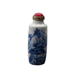 Blue And White Porcelain Snuff Bottle – Early 20th Century