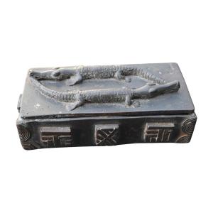 Ashanti Bronze Gold Powder Box, Decorated With Two Crocodiles – Ghana, Late 19th Century 