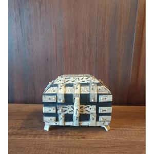 Portuguese Box In Carved Wood And Bone, 20th Century