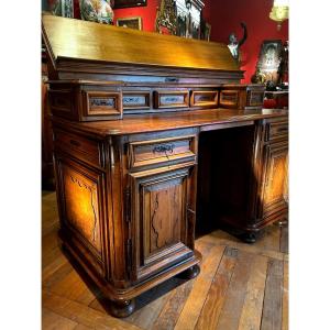 Middle Office Or Money Changer's Office