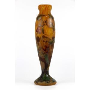 Daum Nancy Vase (hawthorn)