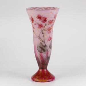 Daum Nancy Vase (begonia)