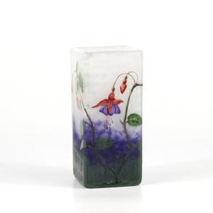 Daum Nancy Vase (fuchsia)