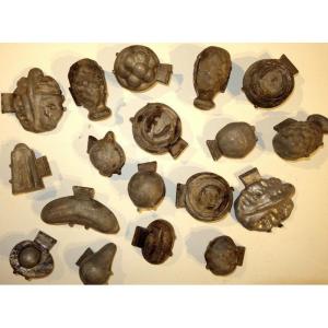 Lot de 18 "MOULES a CHOCOLAT " par LETANG et Fils vers 1900