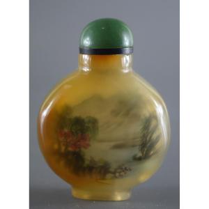 Agate Tobacco Bottle, Adorned With Meticulous Interior Painting