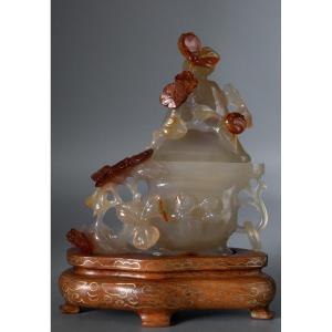 Decorative Vase In Agate And Openwork Sculpture
