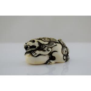 Mythological Lion Netsuke In Meiji Ivory (1868-1912)