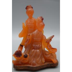 Elegant Vintage Sculpture In Natural Agate Of Two Young Women
