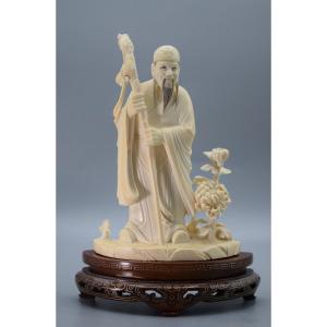 Statue Of A Wise Man With Chrysanthemums In Carved Ivory, Early 20th Century