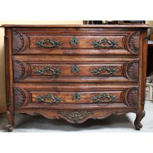 Lyonnaise Chest Of Drawers In Carved Walnut, 18th Century 