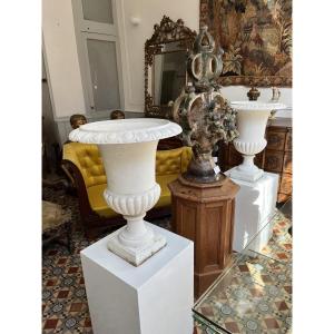 Large Pair Of Medici-shaped Cast Iron Garden Vases 