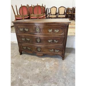 Important Bombé Commode In Carved Walnut, 18th Century 