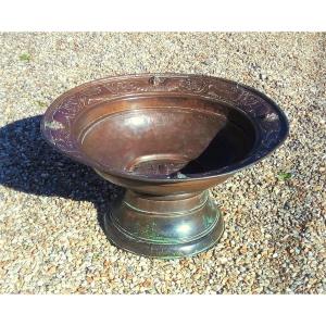 Large Copper Basin - Italy (?), 18th Century