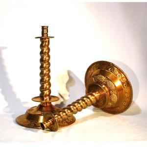 Pair Of Brass Candlesticks - Belgium Or Netherlands, 18th Century