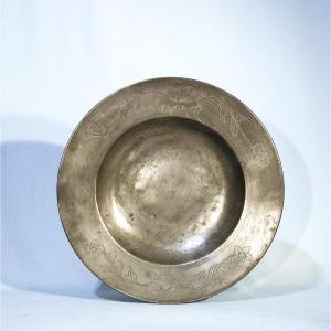 Pewter Dish "à La Cardinal" - Rosenheim, 17th Century