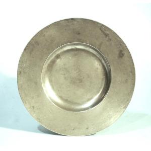 Pewter Dish Called "à La Cardinal" - Switzerland, Early 18th Century