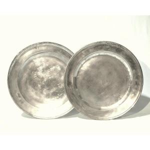 Pair Of Engraved Pewter Dishes - London, 18th Century