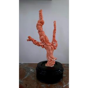 Sculpture - Group In Coral, 20th Century