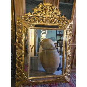 19th Century Pareclose Mirror With Lion Décor Pediment