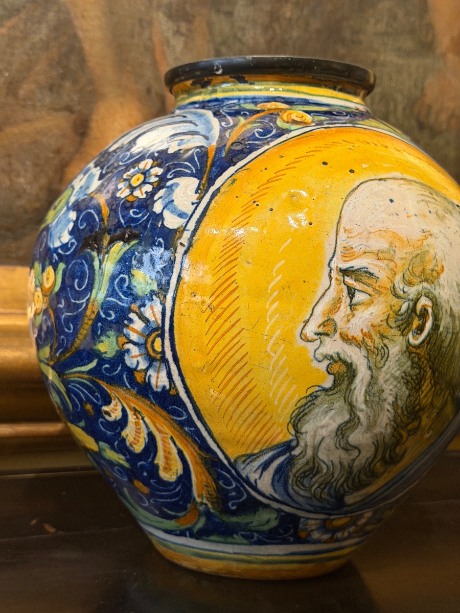 Grande vaso da farmacia in maiolica policroma con profili rinascimentali, Italia, XVI secolo-photo-3