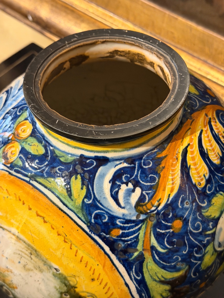 Grande vaso da farmacia in maiolica policroma con profili rinascimentali, Italia, XVI secolo-photo-4