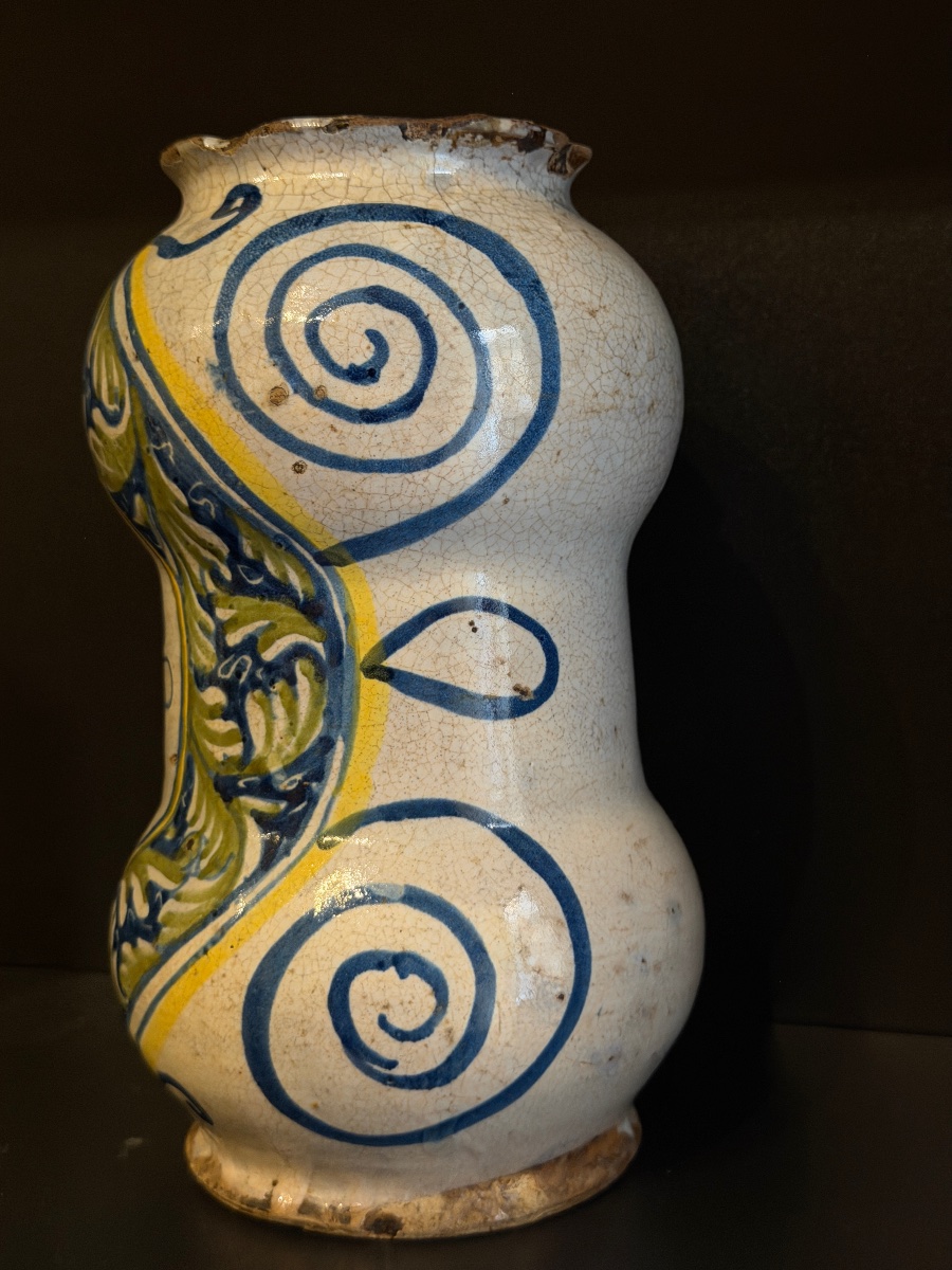 Albarello ad arrocchetto in maiolica policroma con stemma nobiliare, Italia centrale, XVII seco-photo-3