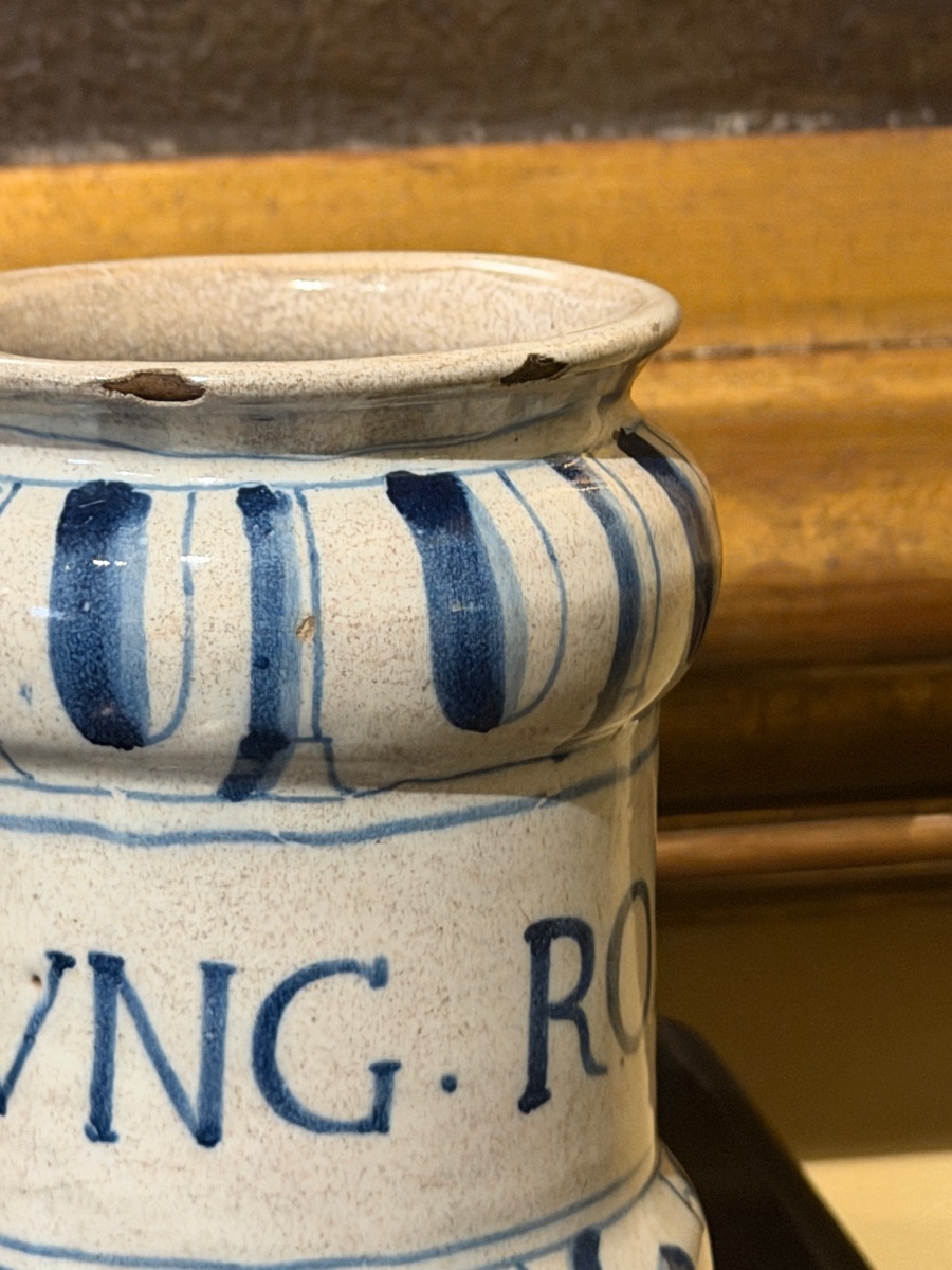 Raro albarello da farmacia in maiolica ligure, Savona, fine XVI – inizi XVII secolo-photo-2