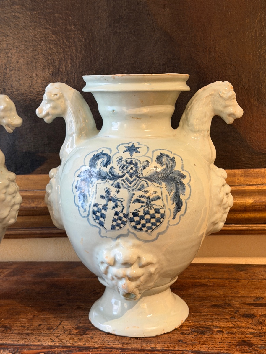 Coppia di idrie in maiolica, Savona, XVII secolo-photo-2