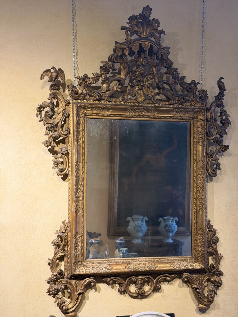 Importante specchiera Luigi XIV in legno intagliato e dorato, Venezia, fine XVII secolo