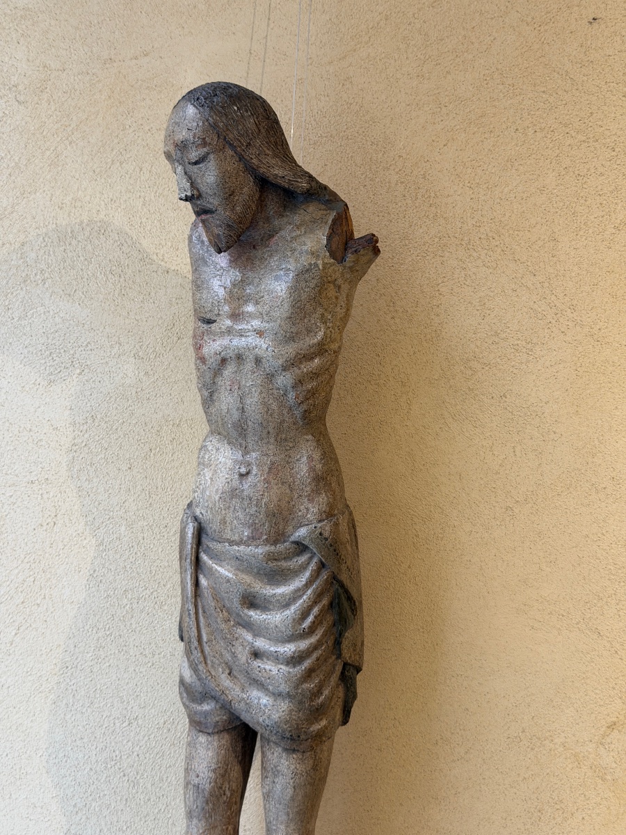 Cristo Crocifisso Gotico in Legno Policromo – Lombardia, XIV Secolo