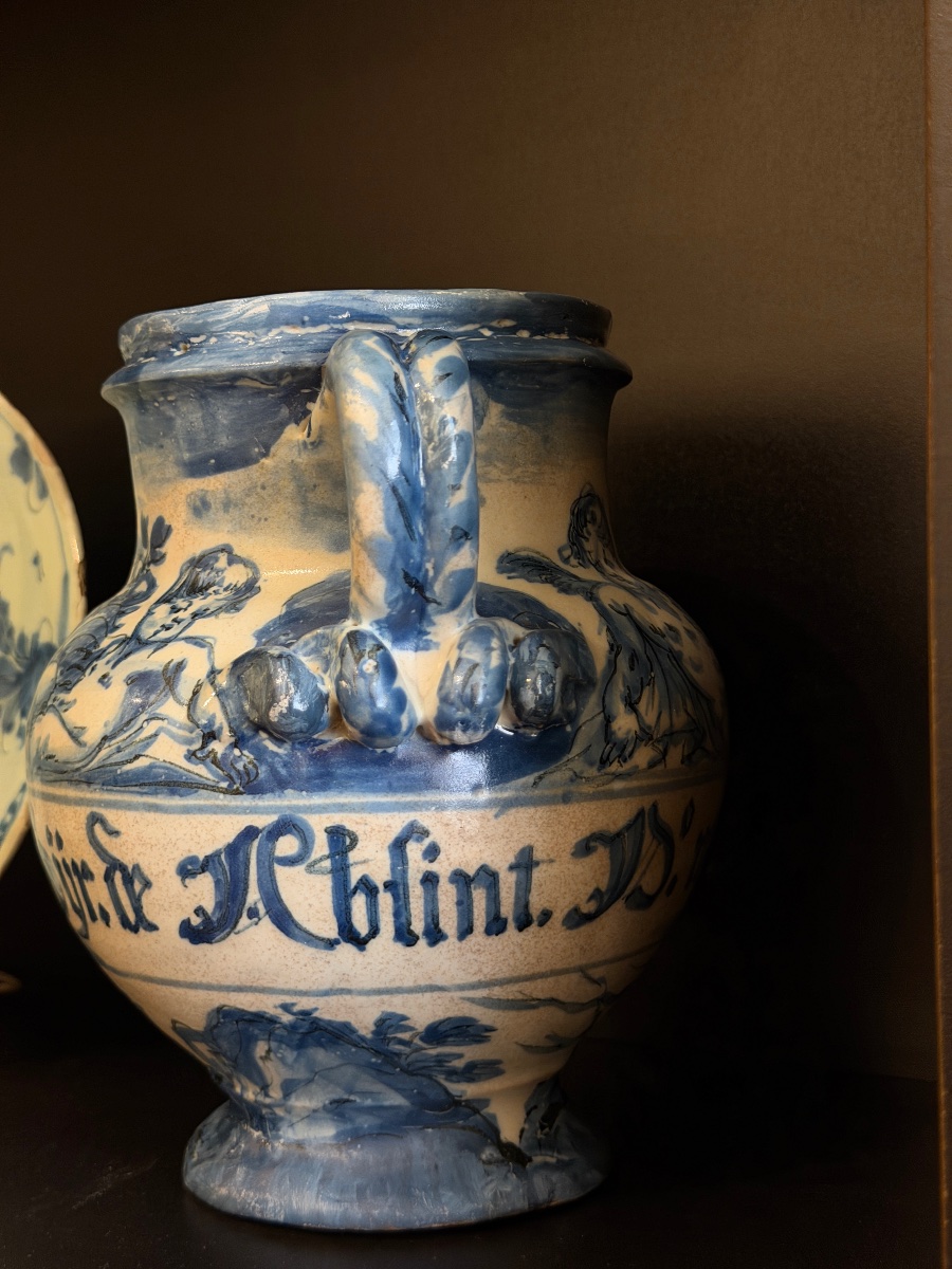 Vaso da farmacia in maiolica di Savona, marchio della Fortezza, XVII secolo-photo-4