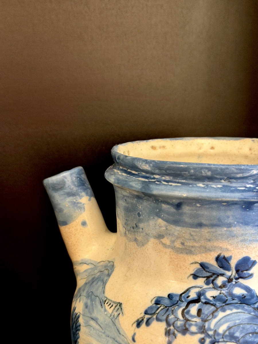 Vaso da farmacia in maiolica di Savona, marchio della Fortezza, XVII secolo-photo-2