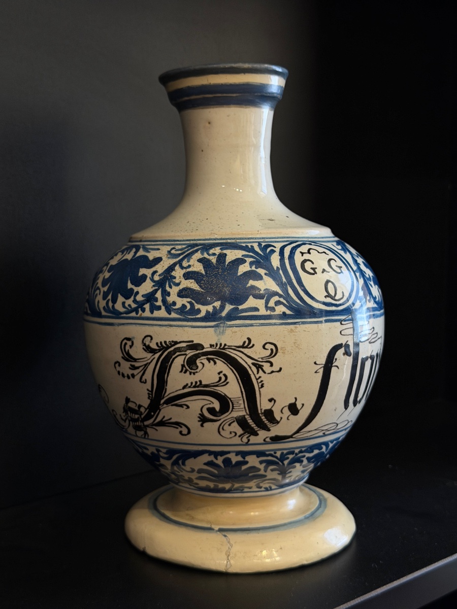 Coppia composta da bottiglia e albarello in maiolica veneta, XVIII secolo-photo-2