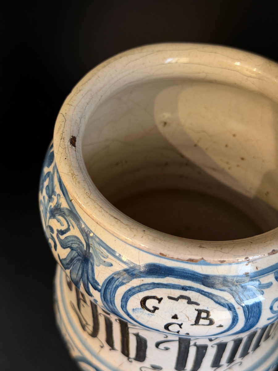 Coppia composta da bottiglia e albarello in maiolica veneta, XVIII secolo-photo-3